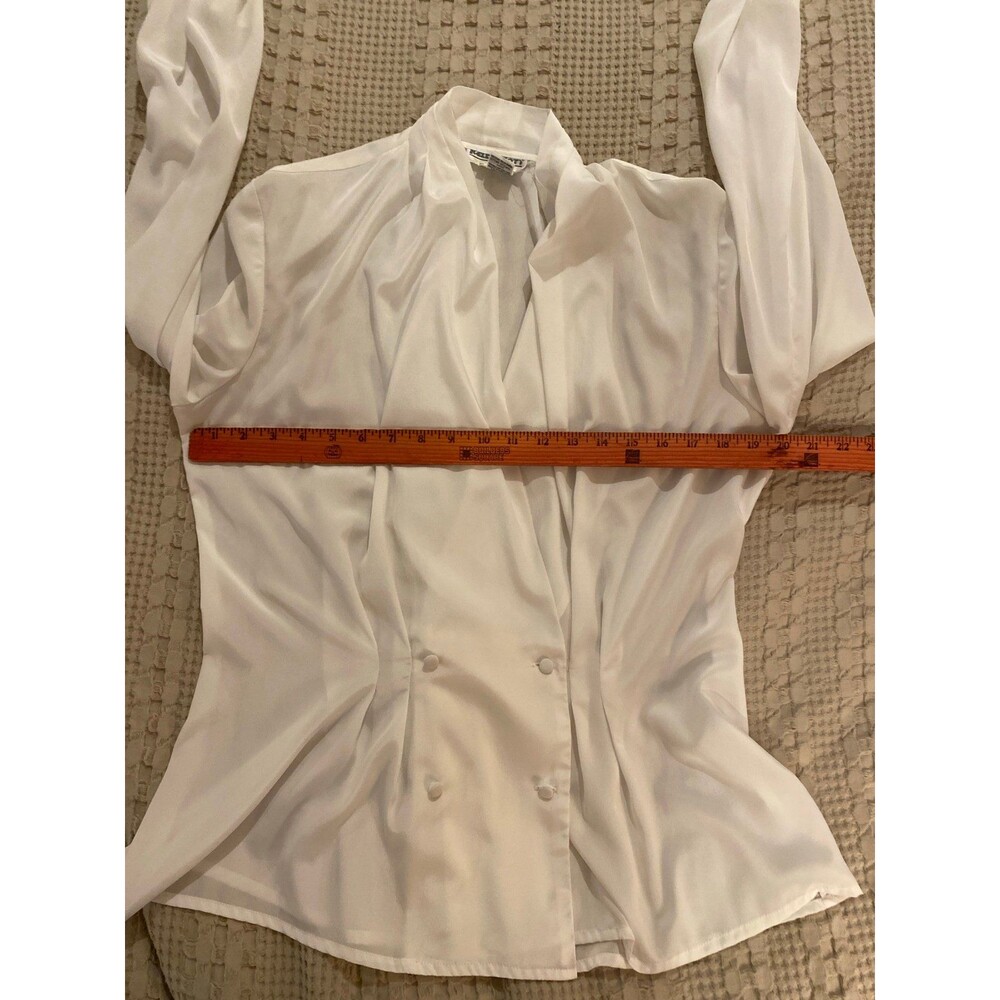 Kelly Scott Fitted Blouse Size 12 White Top Covered Buttons Dressy‎ Silky Feel - Picture 7 of 10